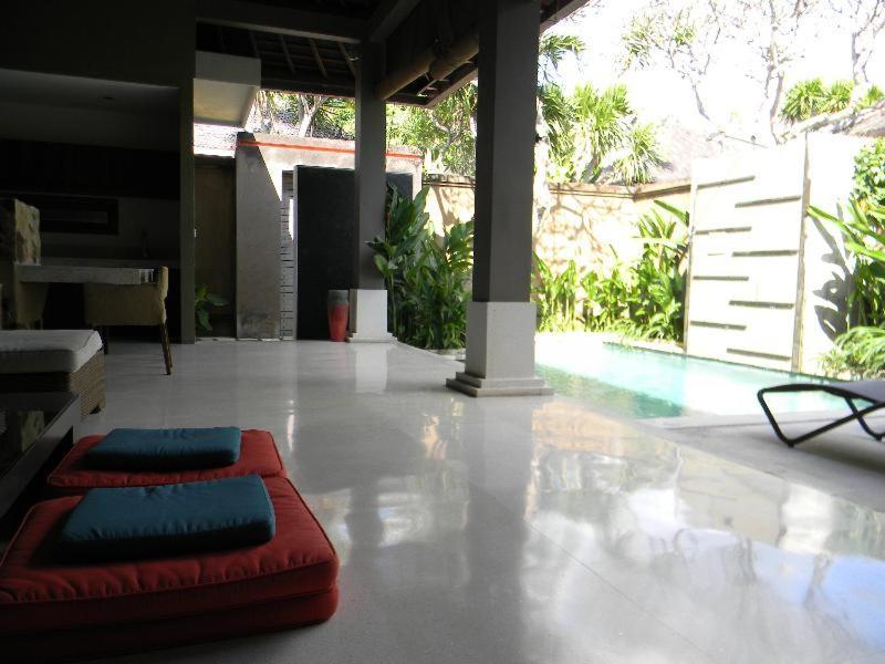 Ahimsa Beach Villa Jimbaran Rom bilde